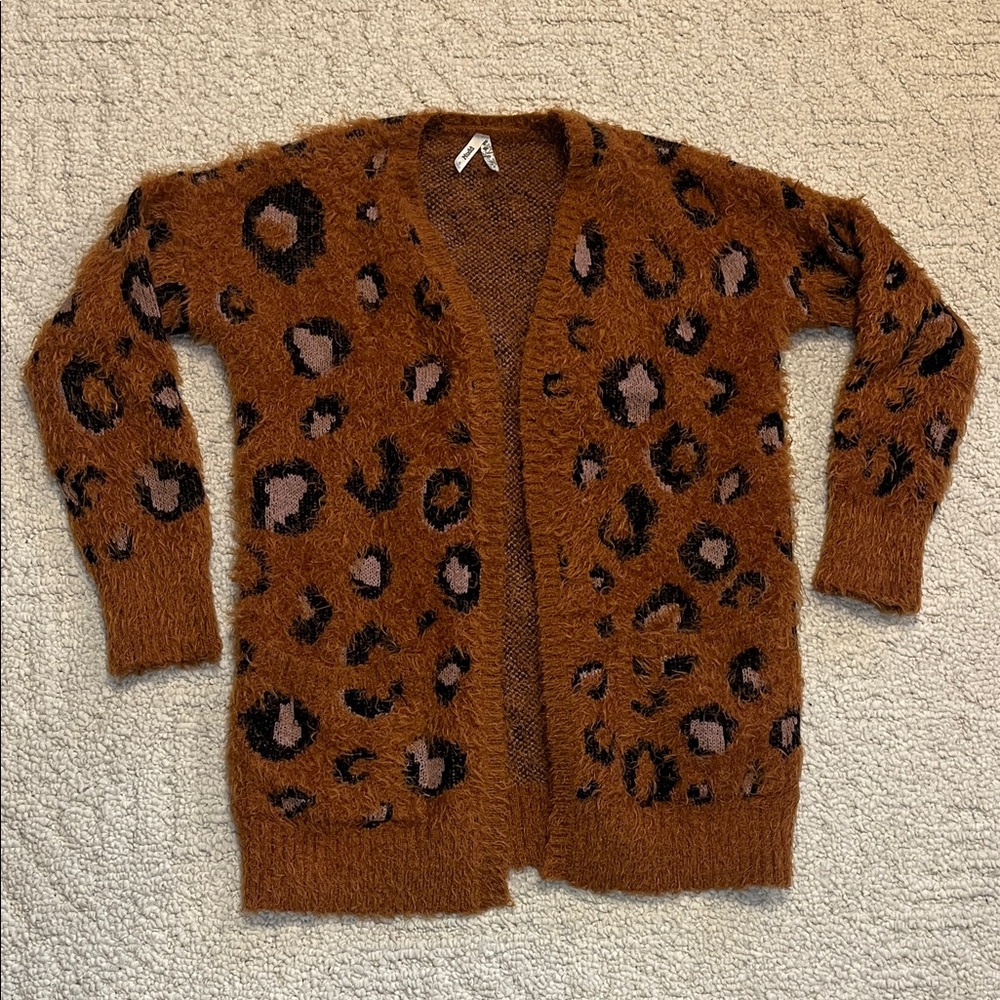 Small Fuzzy Leopard cheetah Print open front Brown cardigan Sweater